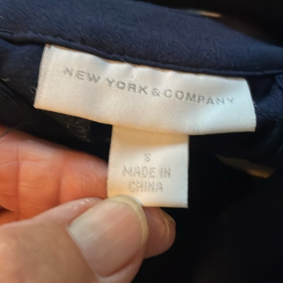 Stunning “cold shoulder” dress. EUC. Worn twice to events. True navy - Picture 3 of 3